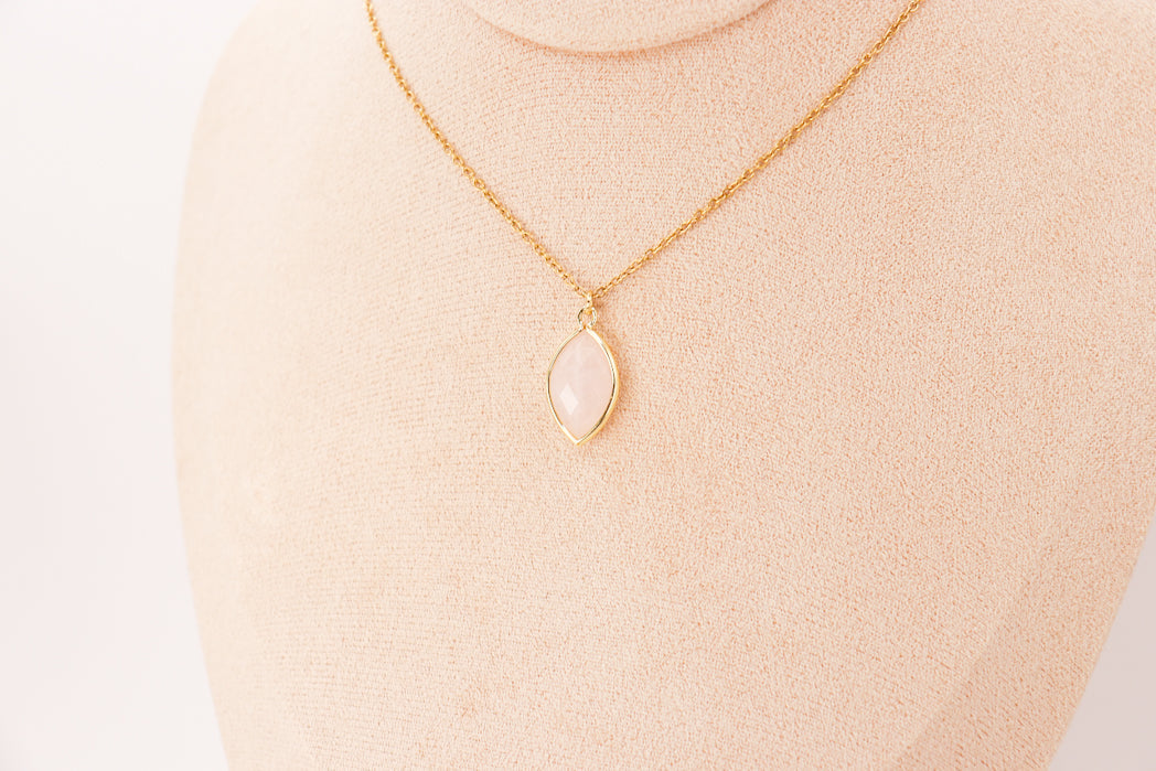 Pendentif Amande en Quartz Rose